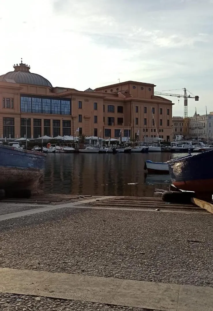 Lägenhet Dimora Falcone Bari