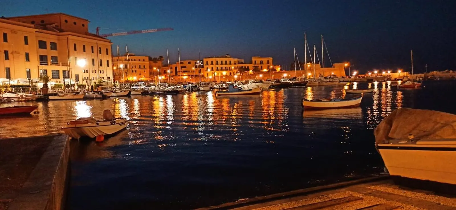 Dimora Falcone Bari 0*,  Italien